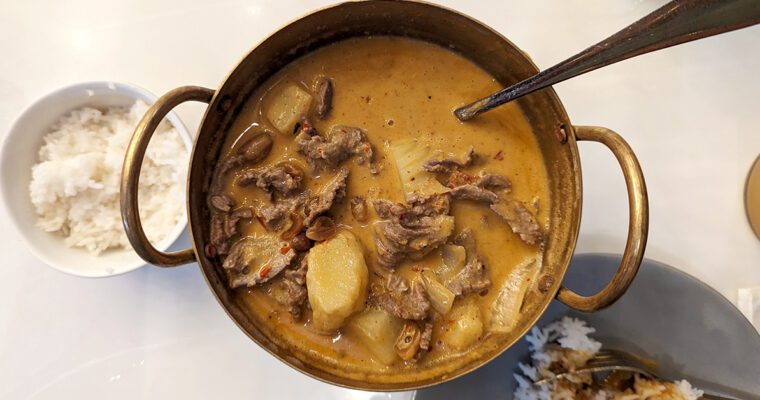 This is an image of the Massaman Curry from Sisters Thai Alexandria.