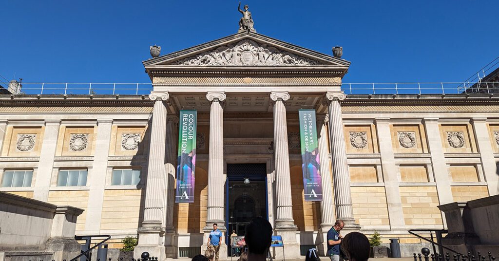 This is an image of the Ashmolean Museum a part of the University of Oxford.