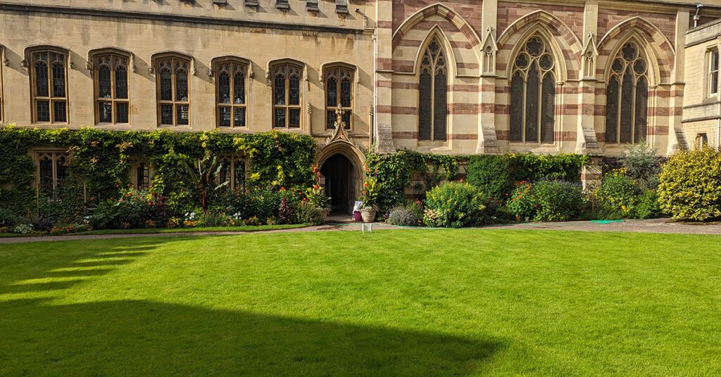 This is an image of Balliol College's garden leading into the chapel. I had the opportunity to tour the college grounds on day 1 in Oxford.