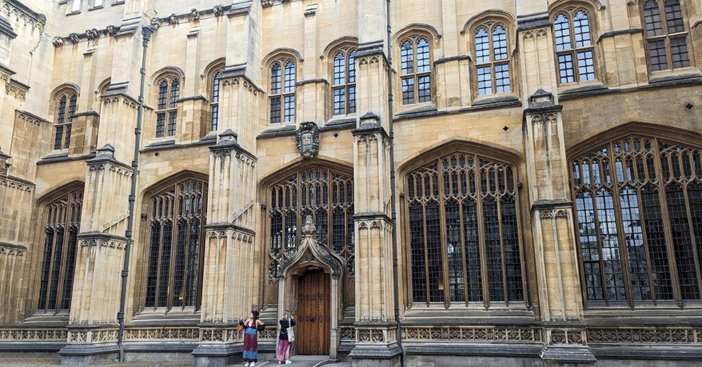 This is an image of the Divinity School at the University of Oxford. A popular tourist attraction for Harry Potter fans. I spent day 1 in Oxford visiting the Divinity School.