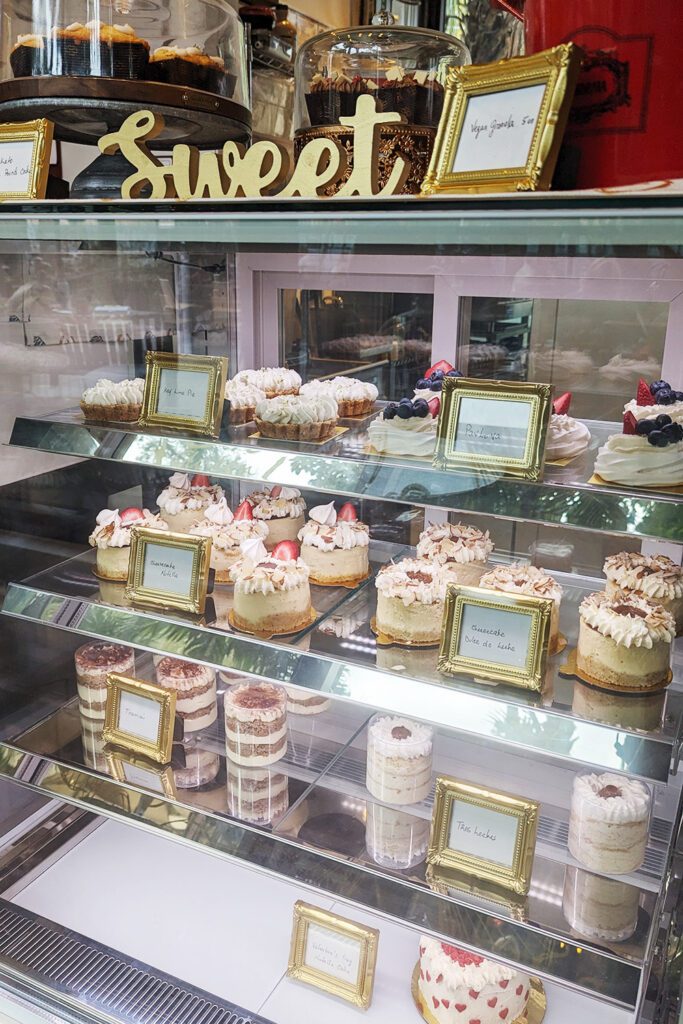 Archetti's Bakery in Miami has amazing gluten-free cheesecakes, muffins, pies and more. If you're looking for a gluten-free bakery in Miami then add Archetti's to your list.